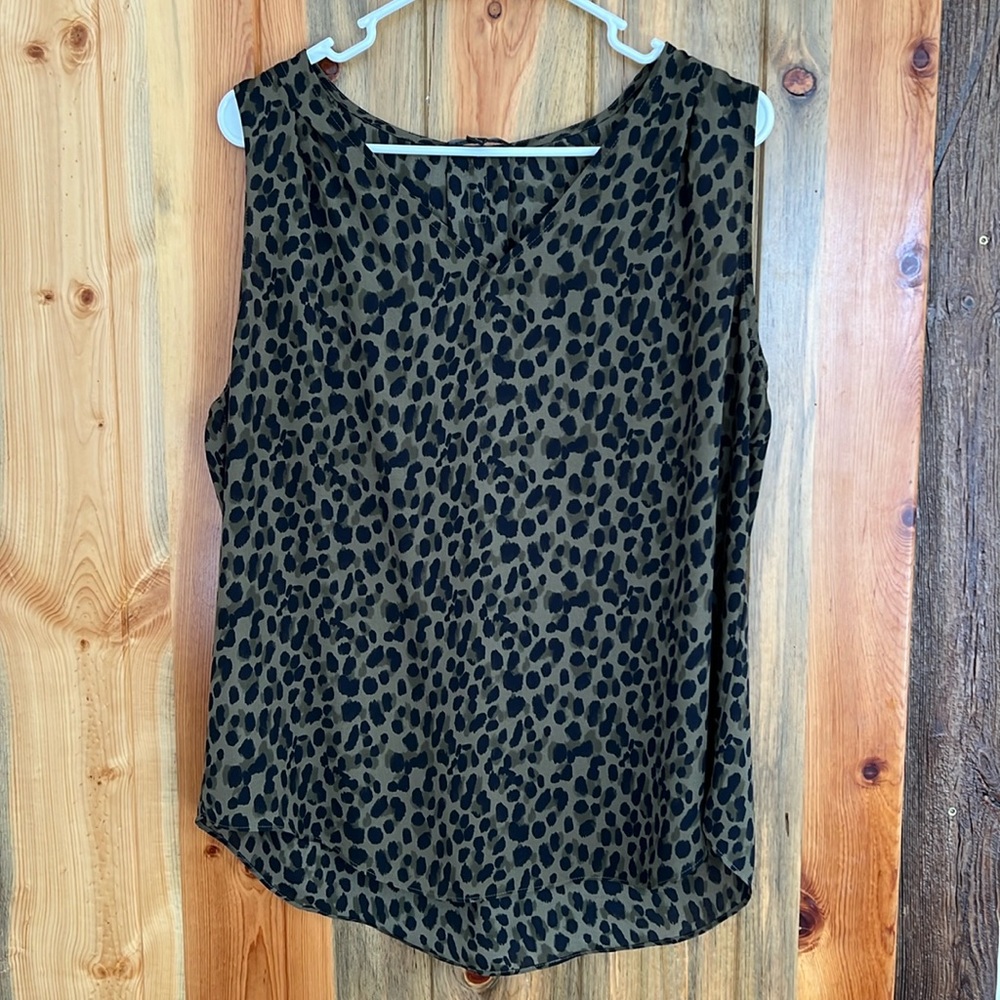 Banana Republic Sleeveless Blouse